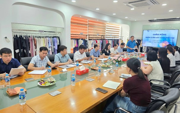 Liên đoàn Lao động tỉnh Phú Thọ tổ chức giám sát việc khám sức khoẻ định kỳ  cho người lao động theo Điều 21 Luật An toàn vệ sinh lao động năm 2015  tại doanh nghiệp ngoài nhà nước