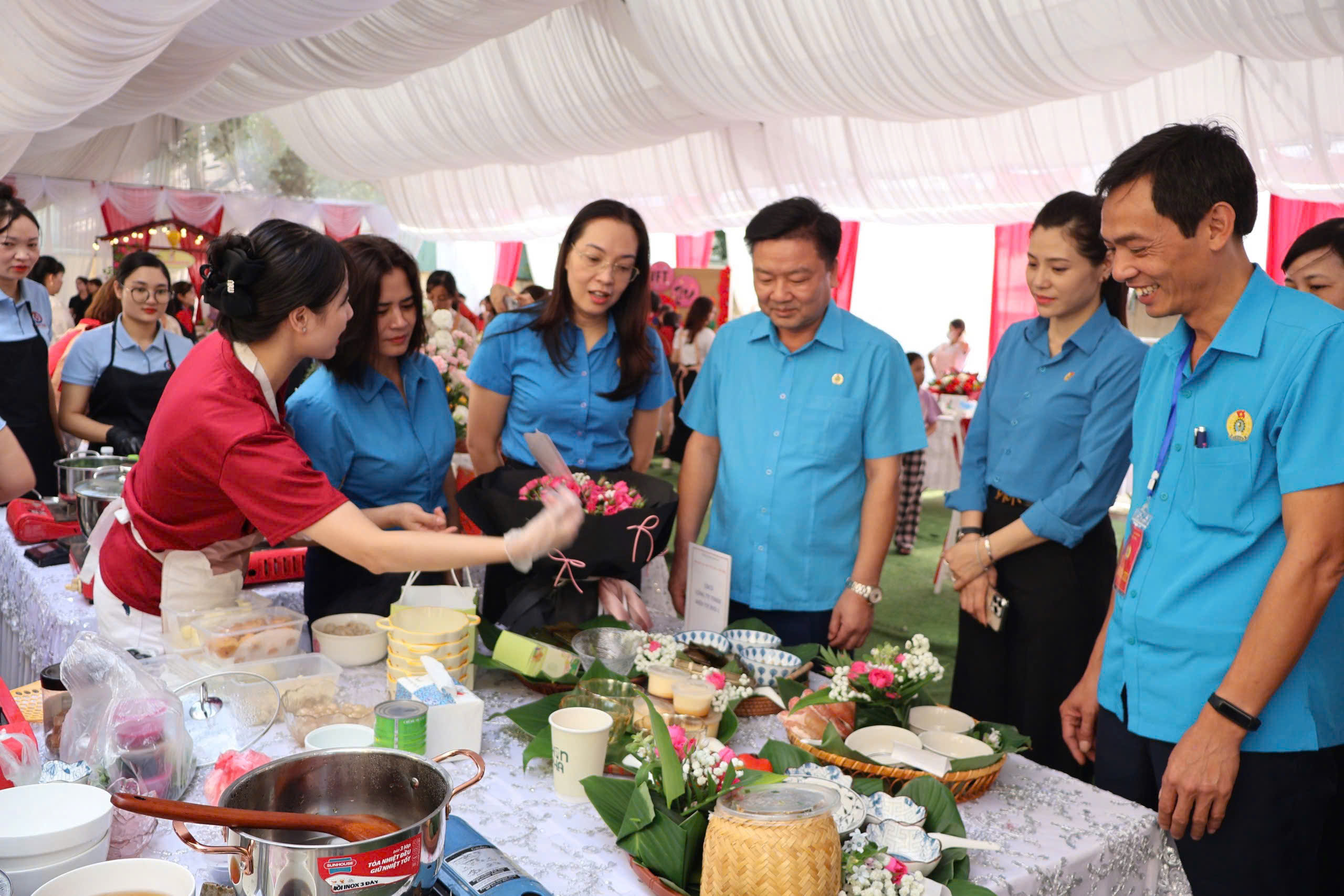 Sôi nổi Hội thi “Nấu chè sắc màu” trong công nhân lao động