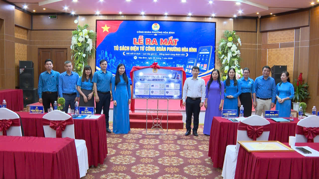 CÔNG ĐOÀN PHƯỜNG HOÀ BÌNH TỔ CHỨC RA MẮT MÔ HÌNH “TỦ SÁCH ĐIỆN TỬ CÔNG ĐOÀN PHƯỜNG HÒA BÌNH”