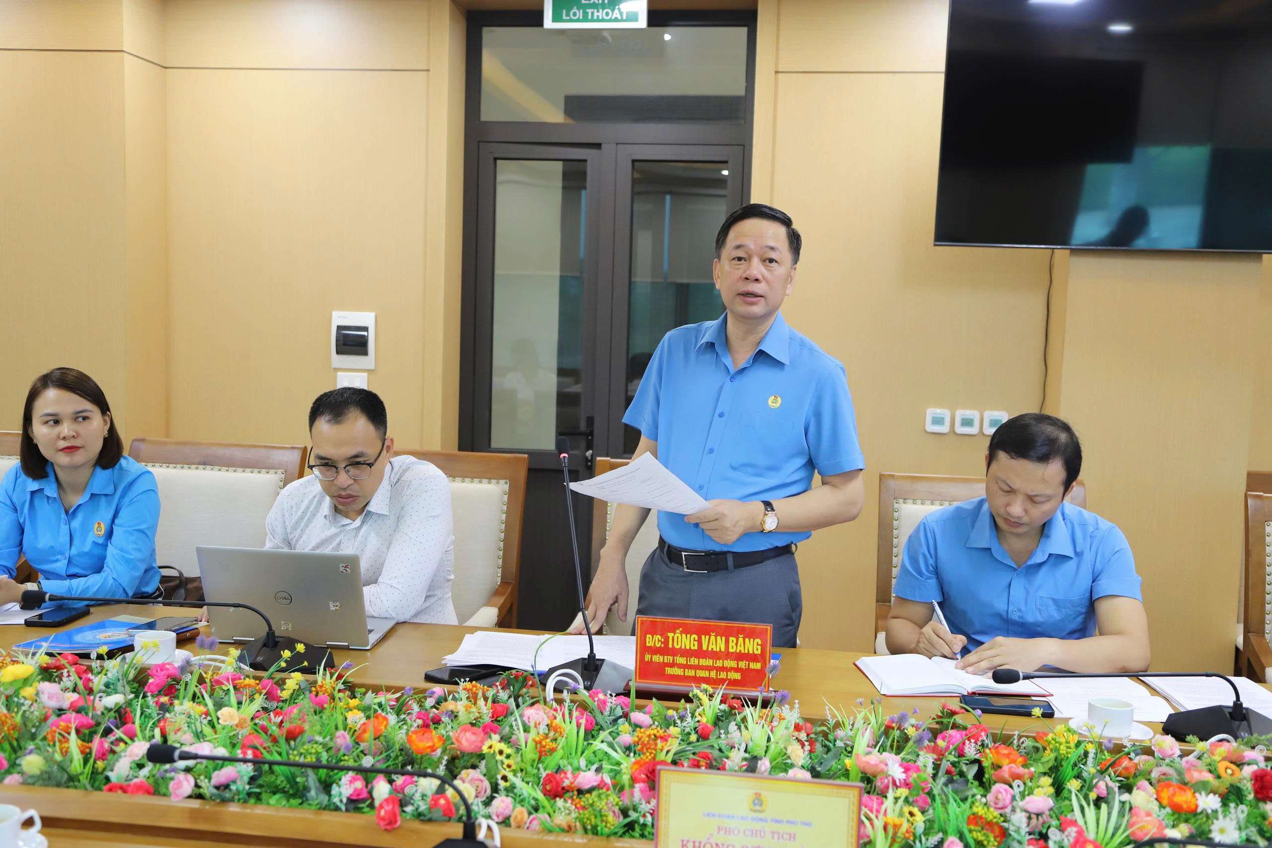Tổng LĐLĐ Việt Nam khảo sát việc thực hiện Nghị quyết 6a/NQ-TLĐ về “Tiếp tục đổi mới nội dung, phương thức và nâng cao chất lượng hoạt động của công đoàn cơ sở” 