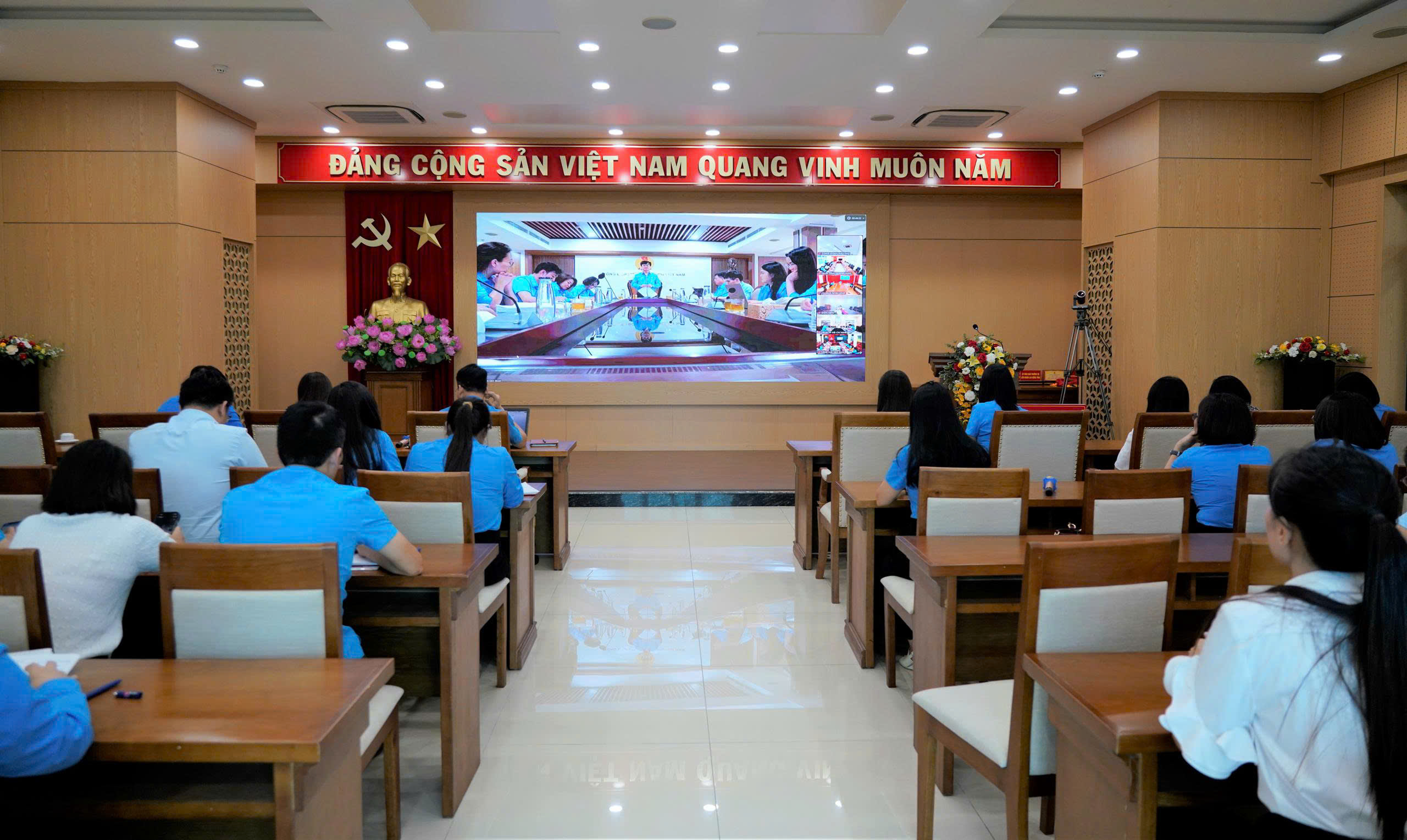 Hội nghị trực tuyến đánh giá công tác quản lý tài chính, tài sản công đoàn 
