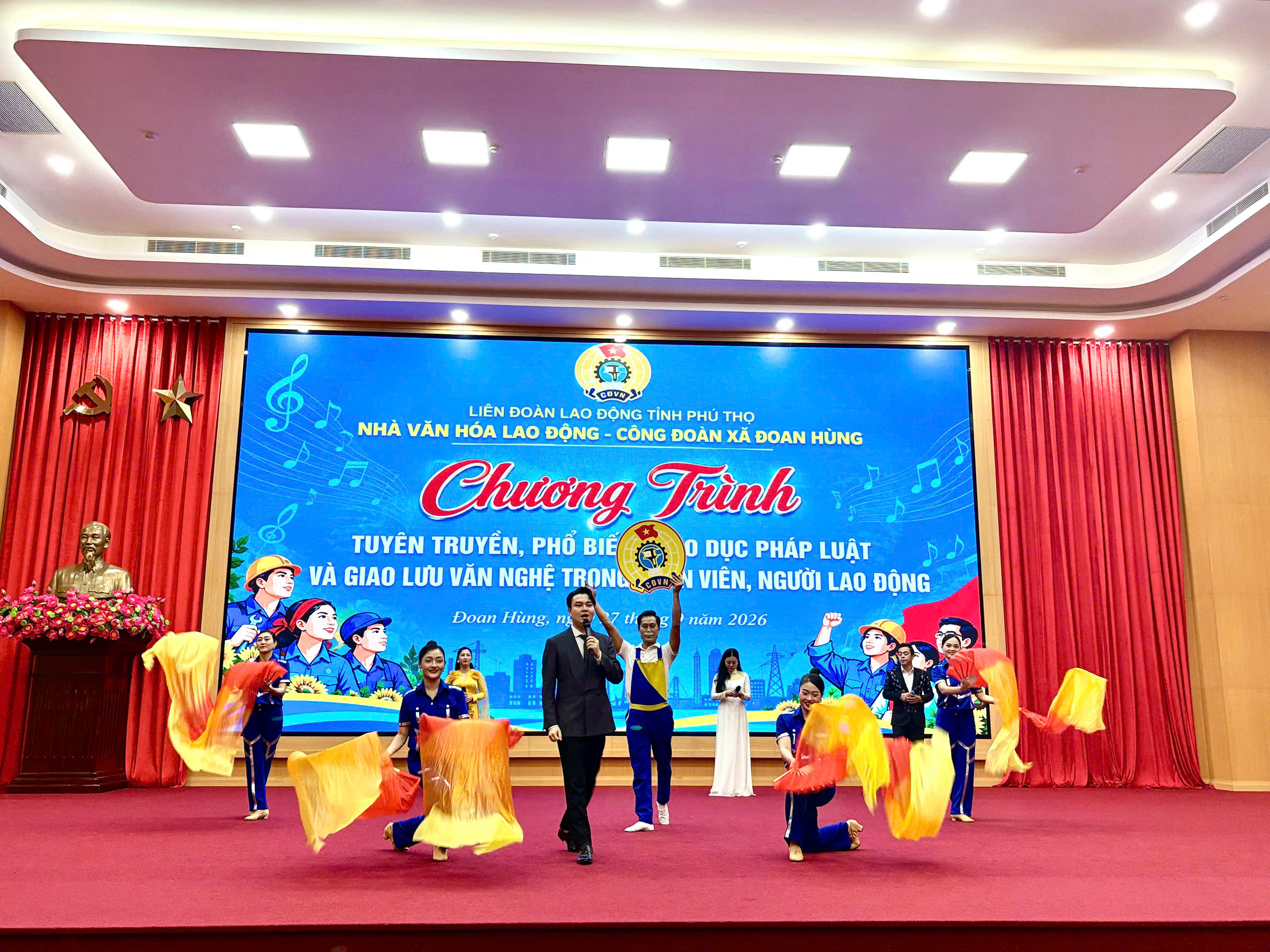 Chương trình Tuyên truyền, phổ biến, giáo dục pháp luật và giao lưu văn nghệ trong đoàn viên, người lao động
