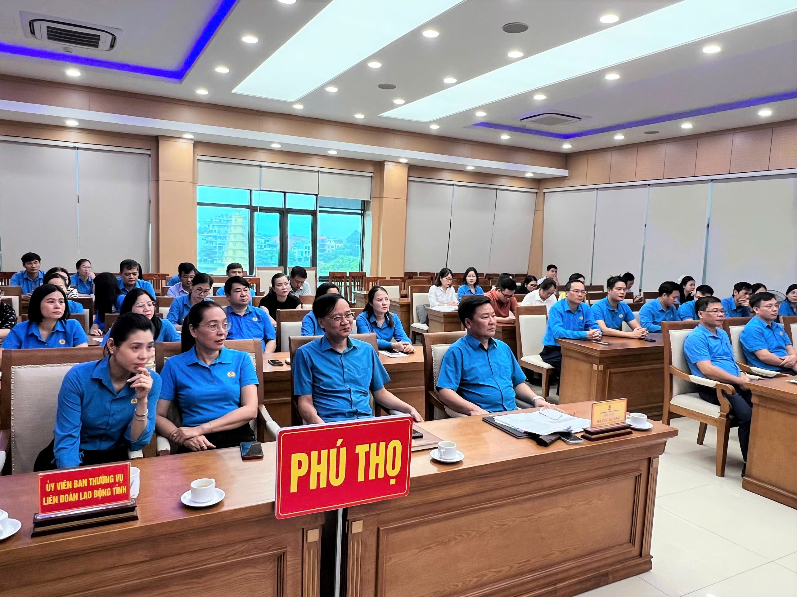 Học tập, quán triệt nghị quyết Đại hội MTTQ Việt Nam và Đại hội Công đoàn Việt Nam