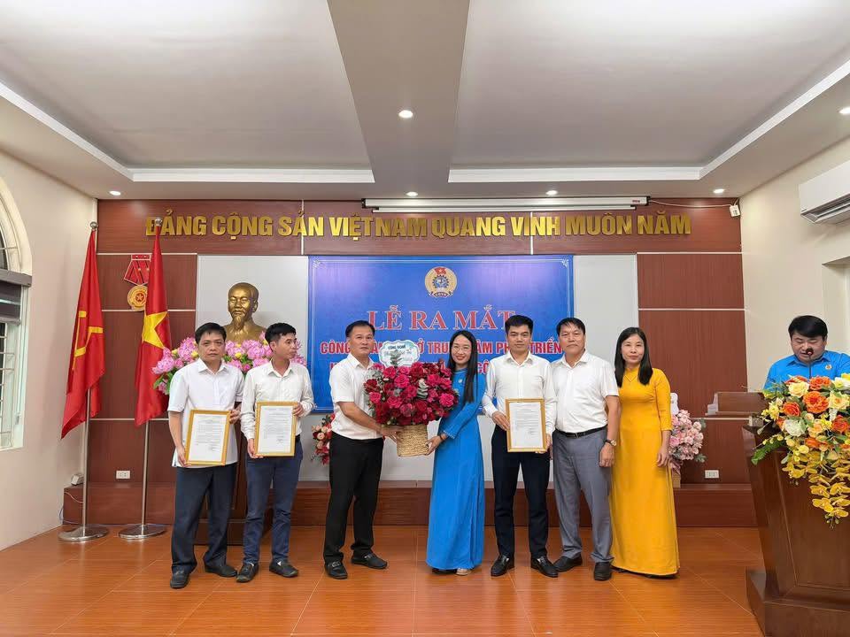 CĐ PHƯỜNG VIỆT TRÌ: Ra mắt Công đoàn cơ sở Trung tâm Phát triển Hạ tầng và Dịch vụ Khu công nghiệp