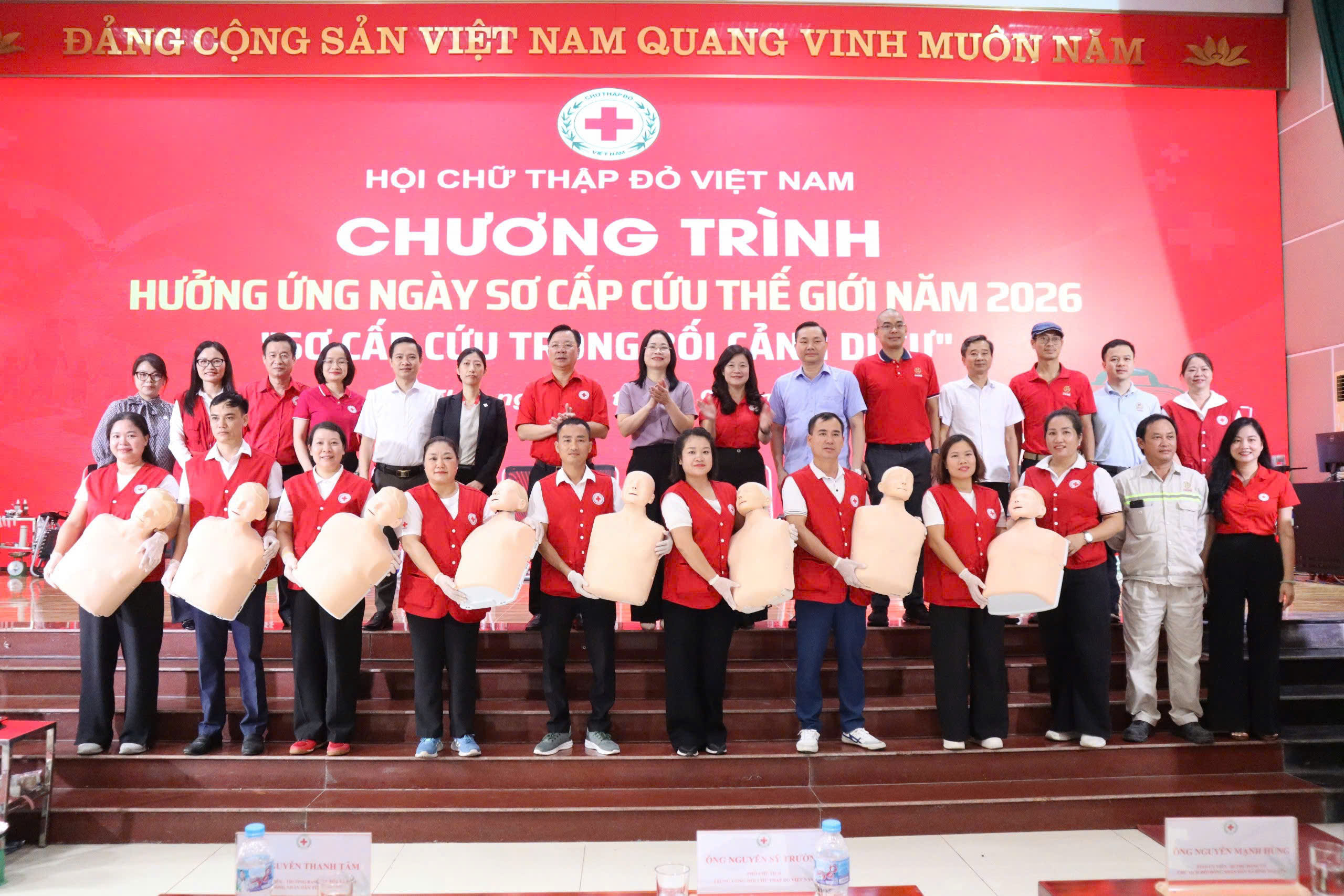 CÁN BỘ, ĐOÀN VIÊN, NGƯỜI LAO ĐỘNG CÔNG TY CỔ PHẦN PRIME GROUP THAM GIA NGÀY HỘI HIẾN MÁU 2026: SẺ CHIA 318 ĐƠN VỊ MÁU VÀ HUẤN LUYỆN TRỰC TIẾP 5 TRẠM SƠ CẤP CỨU CỘNG ĐỒNG