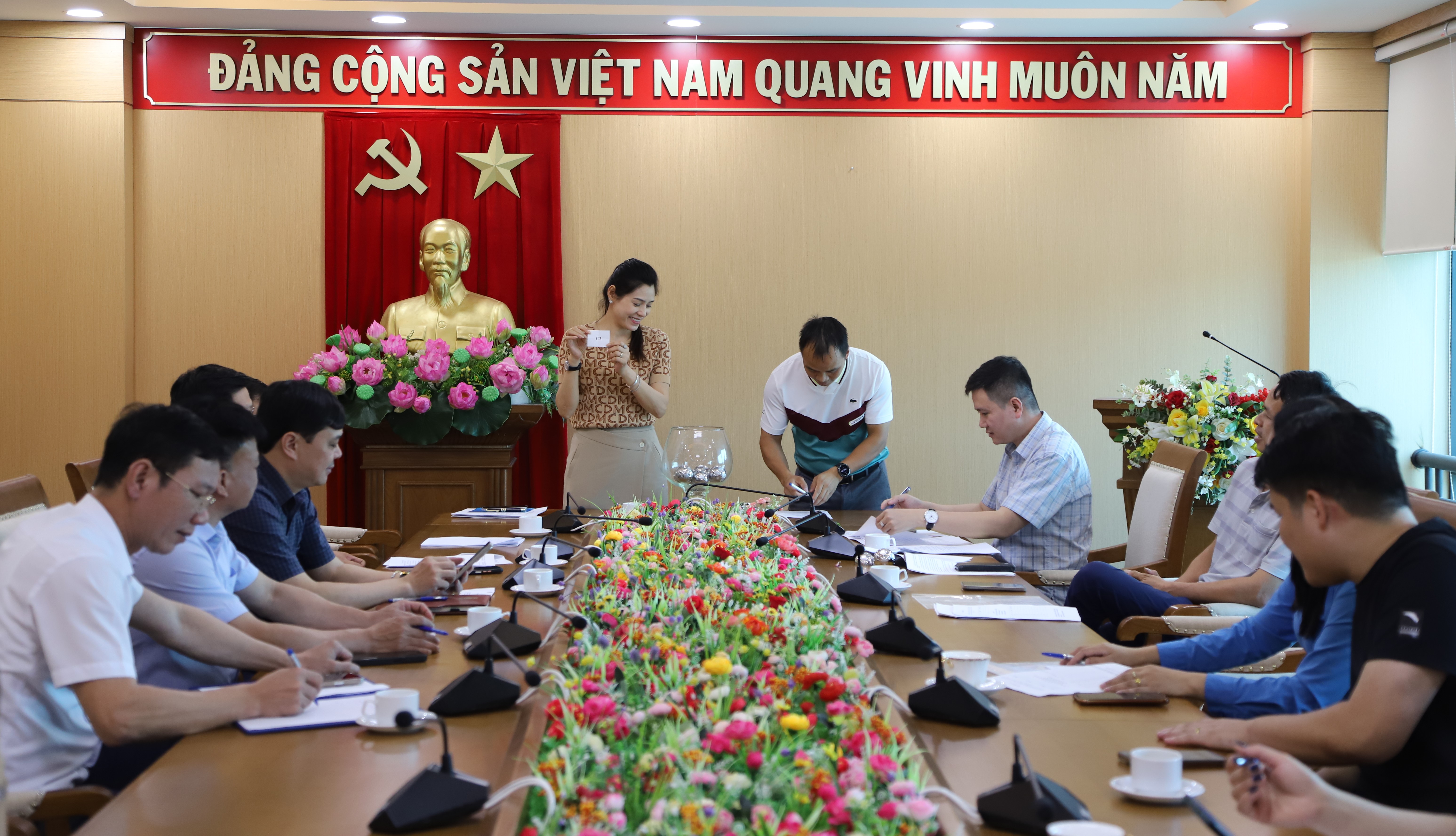 LIÊN ĐOÀN LAO ĐỘNG TỈNH PHÚ THỌ TỔ CHỨC HỌP CHUYÊN MÔN, BỐC THĂM CHIA BẢNG GIẢI BÓNG ĐÁ NAM CÔNG NHÂN, VIÊN CHỨC LAO ĐỘNG TỈNH PHÚ THỌ NĂM 2026